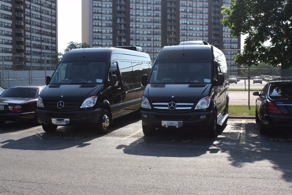 Chicago Limo Buses and Vans, Limo to McCormick Place, Business Conventions, Corporate Car Service, Hire Car Service Chicago